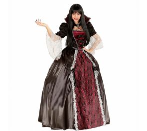 Kuvassa on nainen pukeutuneena juhlavaan Transylvanian kreivitar -naamiaisasuun valkoisella taustalla. Mekko on täyspitkä ja siinä on mustat hihat sekä sivu-osat. Mekon keskiosa on punainen, ja sitä koristavat mustat pitsikuviot ja rusetit. Hihoissa on le