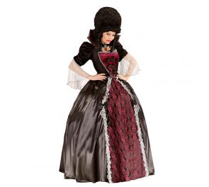 Countess of Transylvania – gorgeous long dress