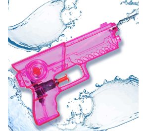 Läpikuultava tumman pinkki muovinen vesipyssy ja vesiroiskeita taustalla