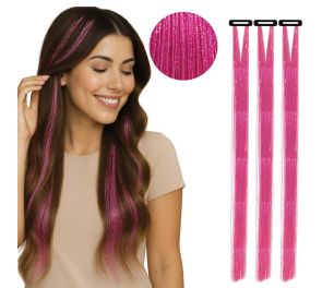 Pinkit, glitter-hiuslisäkkeet naisella hiuksissaan. Kolme lisäkettä irrallaan kuvassa, ja lähikuva kuidusta.