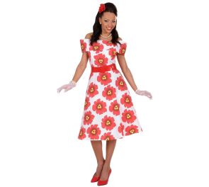 Kuvassa on nainen pukeutuneena 1950-luvun tyyliseen kukkamekkoon valkoisella taustalla. Mekko on valkopohjainen ja siinä on tiheä, monivärinen kukkakuosi. Mekossa on lyhyet hihat ja polvipituinen helma. Vyötäröllä on kapea, punainen vyö, joka on sidottu r