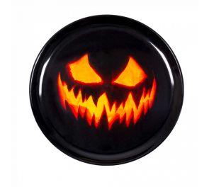 Musta tarjotin kurpitsan kasvoilla Halloweeniksi