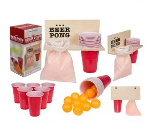 Beerpong-juomapeli seinähyllyllä