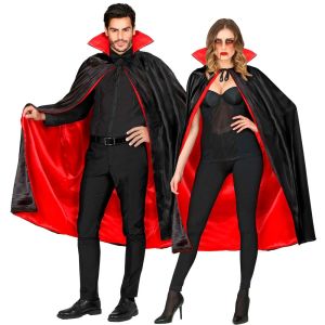 Punamusta viitta miehellä ja naisella harteillaan. Naisella vampyyrimaskeeraus.